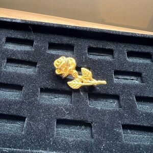 Elegant Gold Rose Brooch